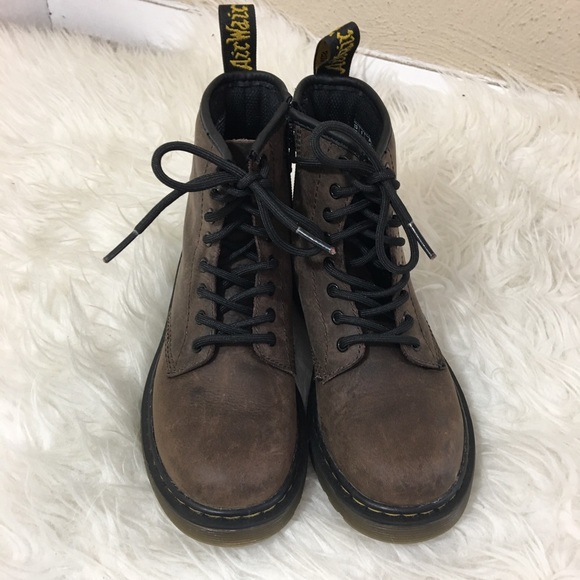 Dr. Martens Delaney Boot Brown Leather Size 1 Kids - Picture 3 of 8